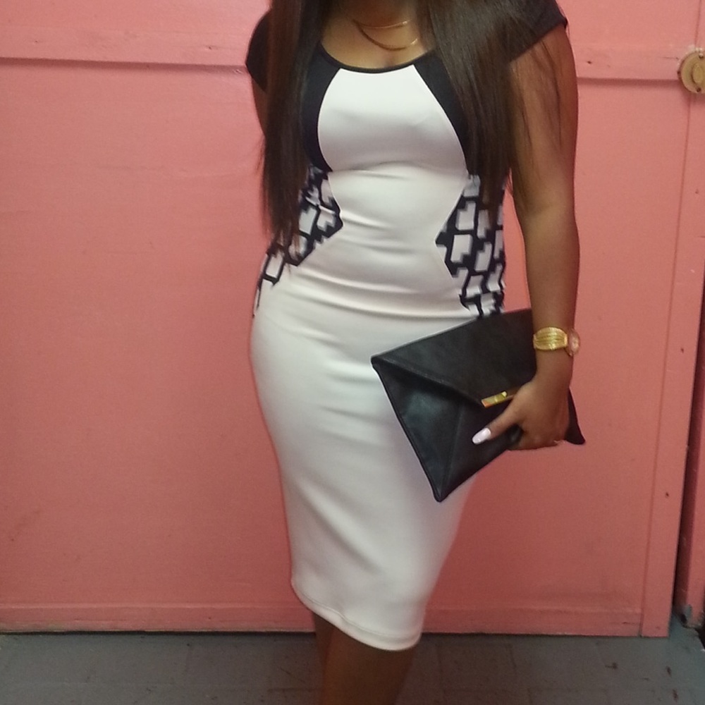 Macy's Stretch-cream/black Midi Dress