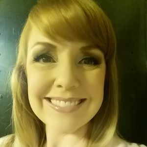 Meet your Posher, Monique