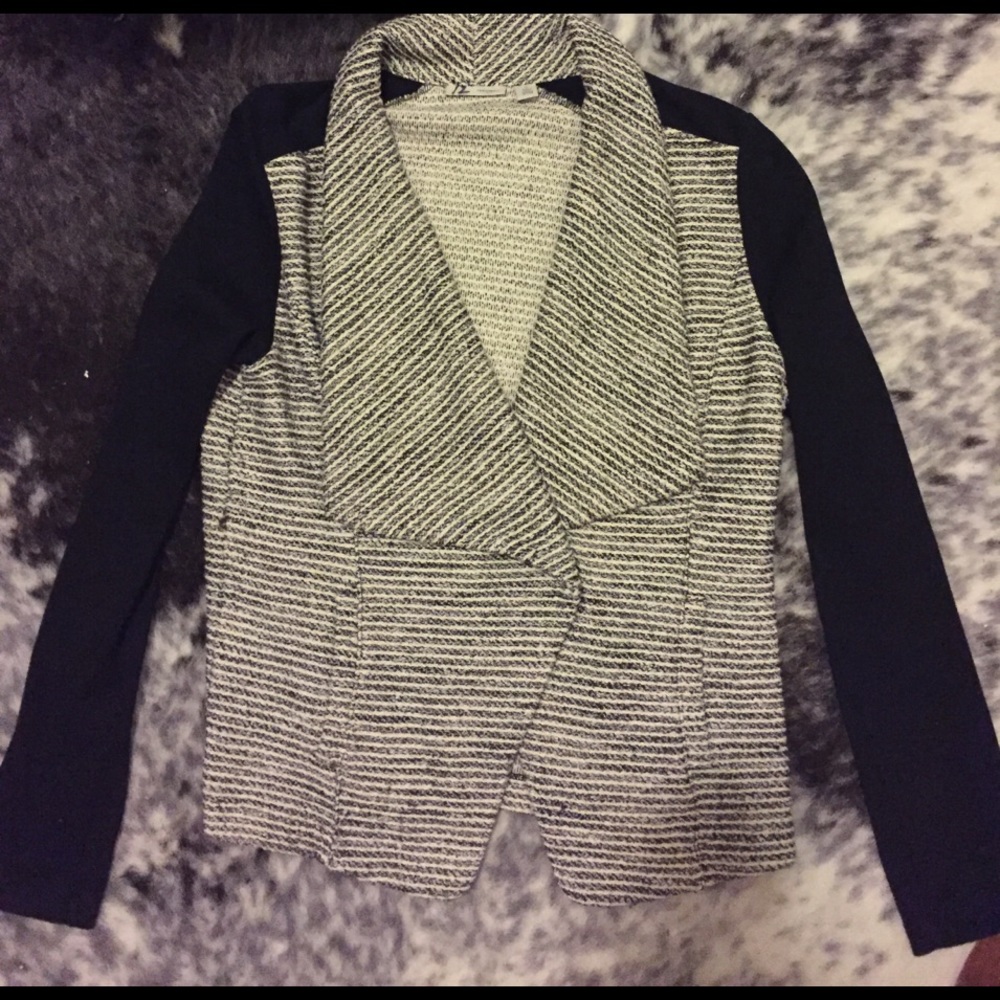 Halogen Black and White Jacket❣