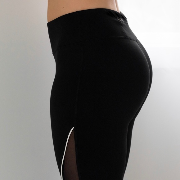 SoldOut11thStreet - Picture 3 of 7