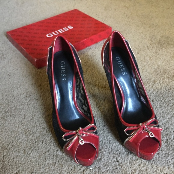 Lace Guess Heels - Picture 2 of 6
