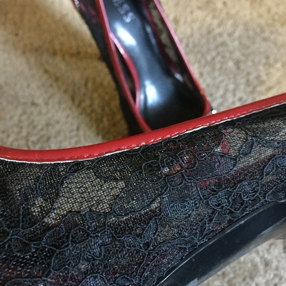 Lace Guess Heels - Picture 4 of 6