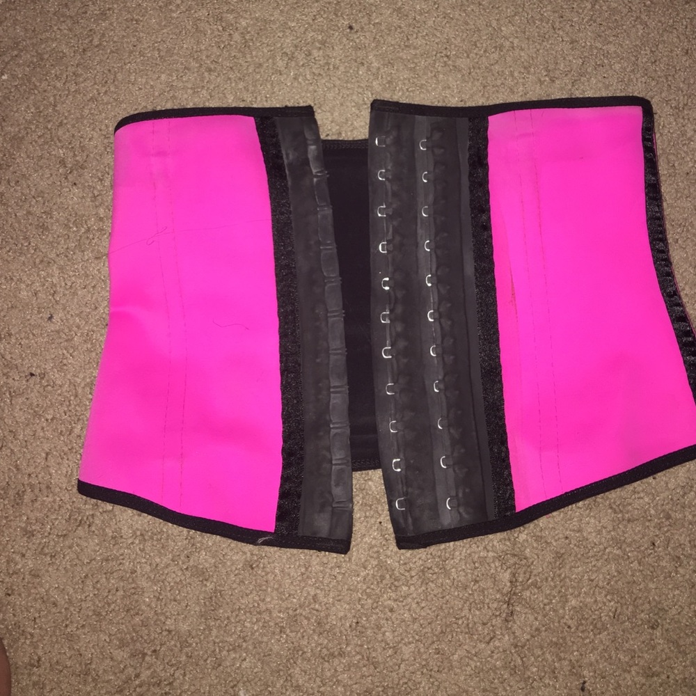waist trainer.