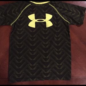 Boys Under Armour dry-fit tee