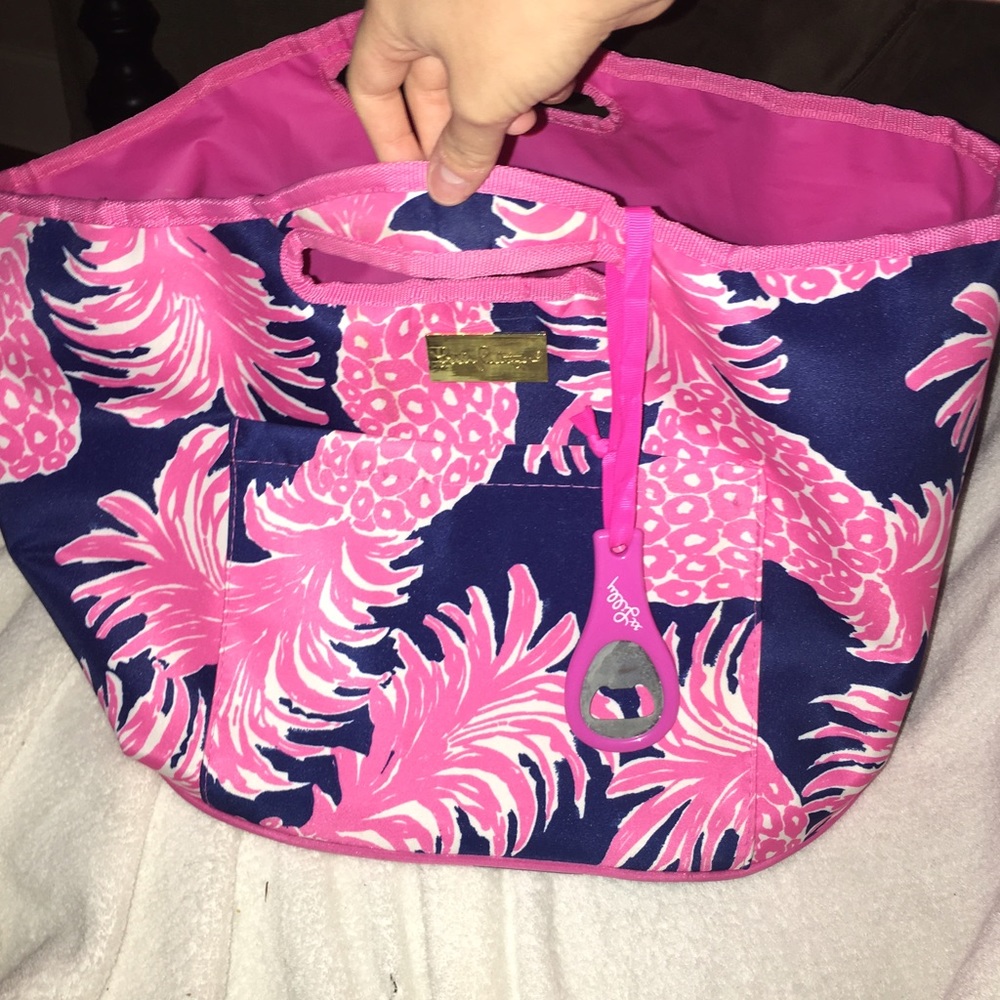 Insulated pineapple print Lilly Pulitzer tote bag