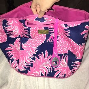Insulated pineapple print Lilly Pulitzer tote bag