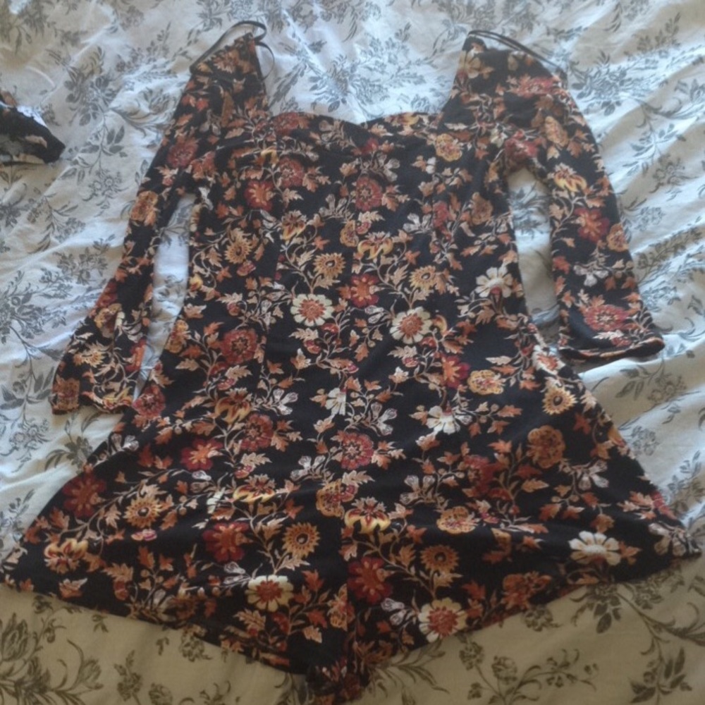 Floral x back romper