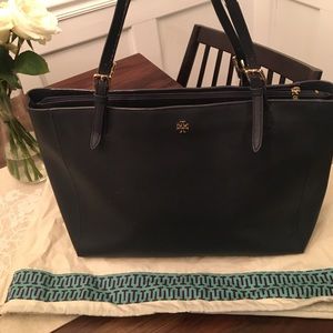 Tory Burch 'York' Buckle Bag- navy