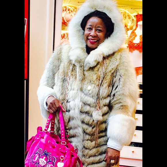 Beautiful Fox Coat with Hood - Picture 2 of 8