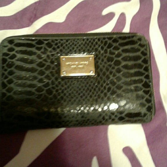 Michael Kors Handbags - Michael kors wallet phone case.   ****SOLD****