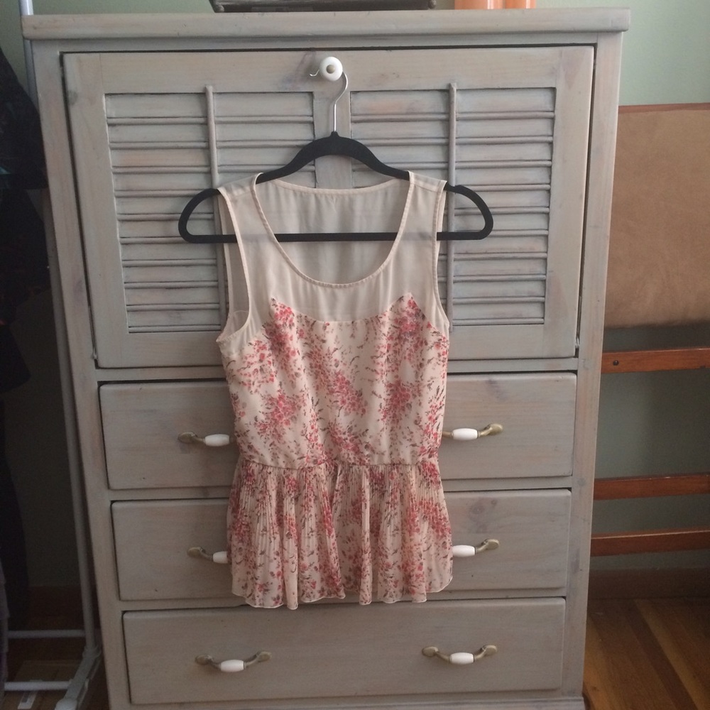 LC Peplum Top w/ Gorgeous Pleating