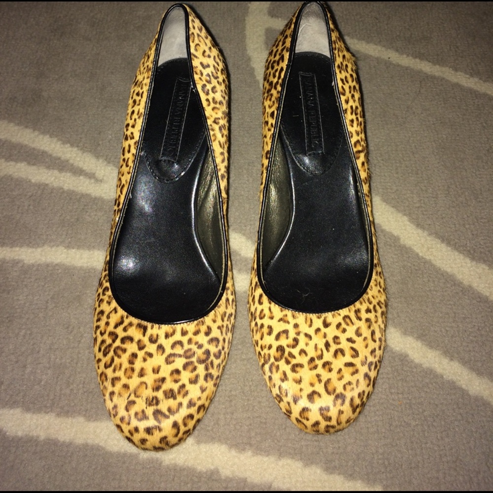 Banana republic animal print pumps