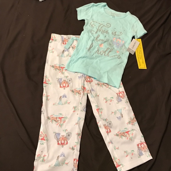 ✨✨Carter's PJ Set🌟🌟 - Picture 1 of 2