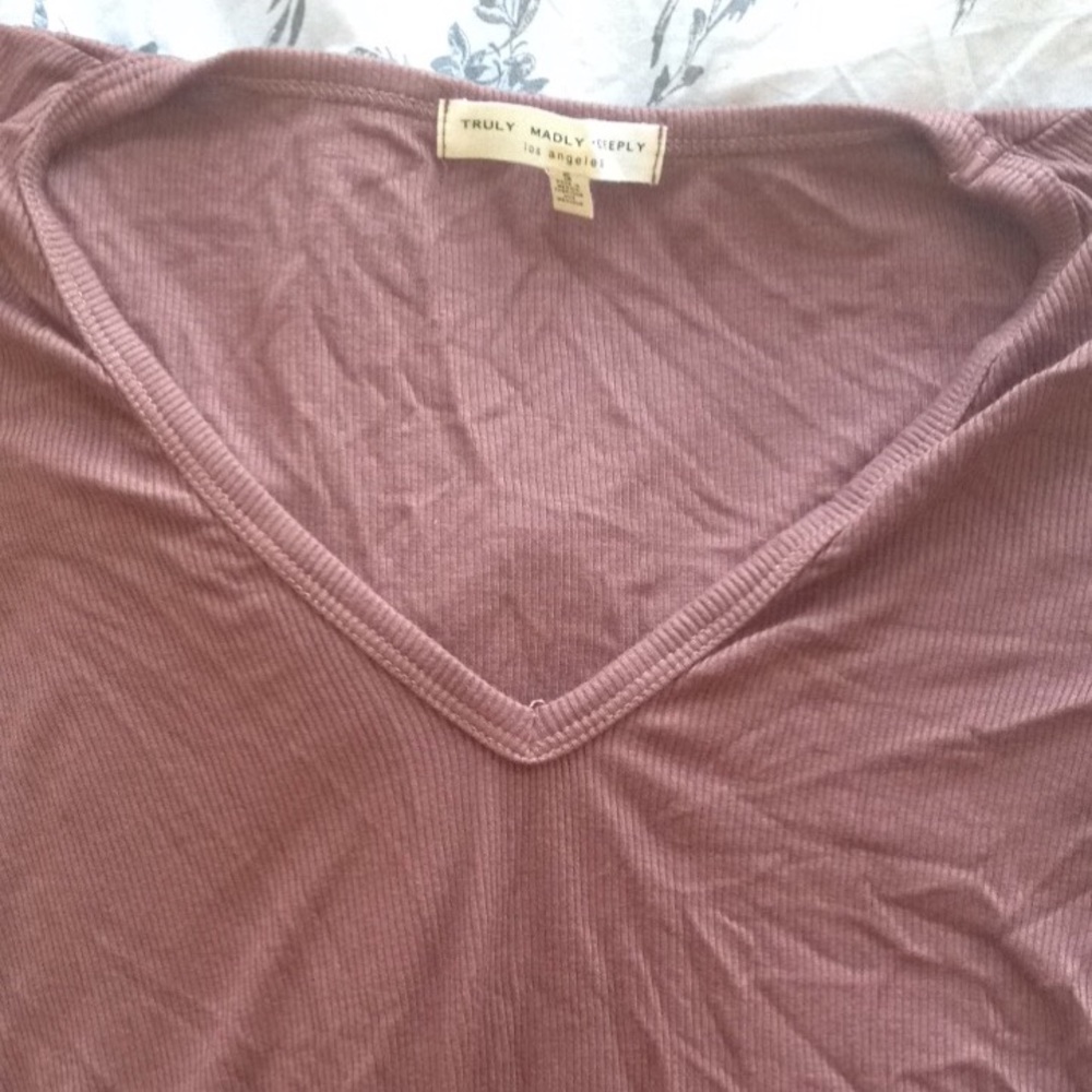 Ribbed long sleeve v neck