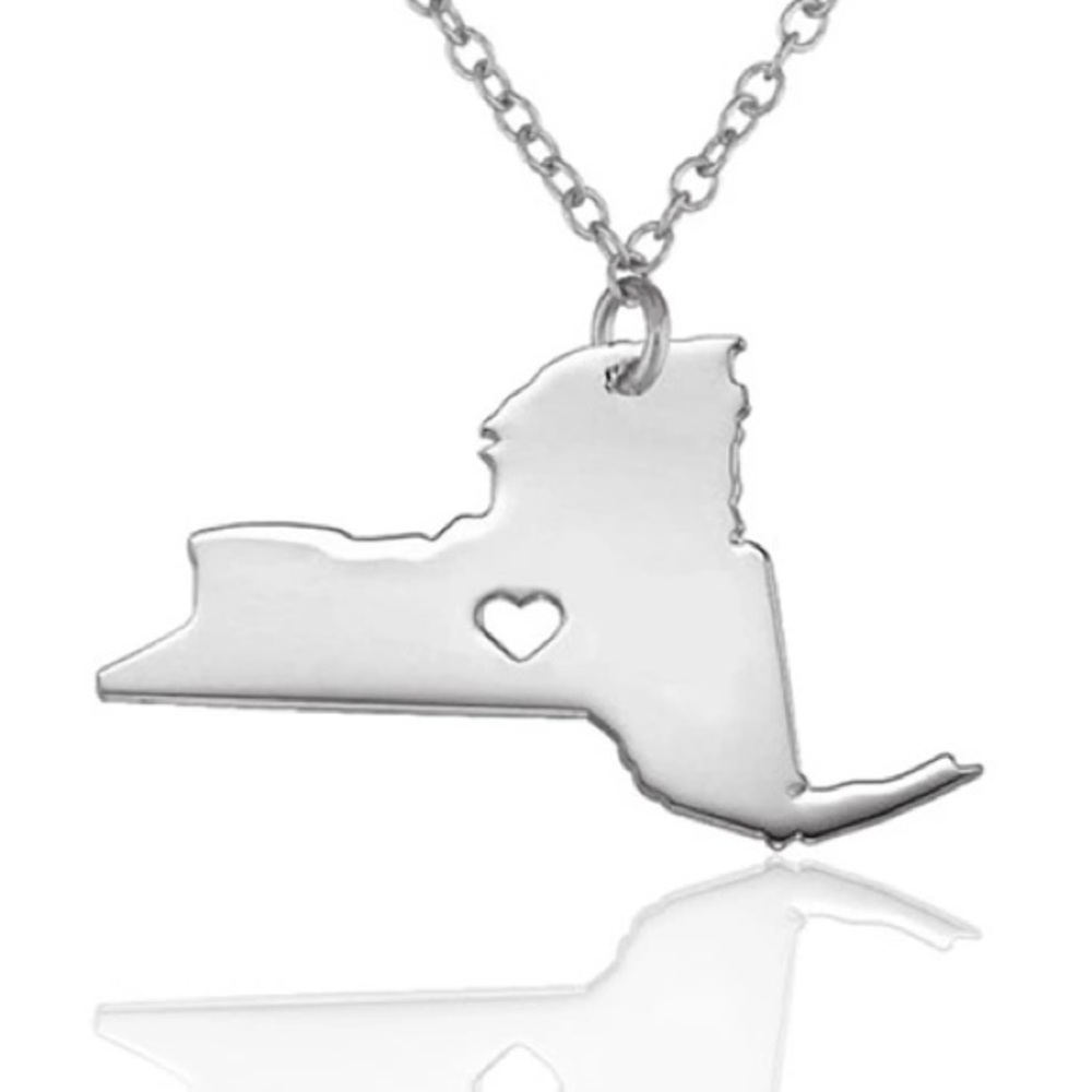 Price Drop❤️New York Heart Necklace - Picture 1 of 2