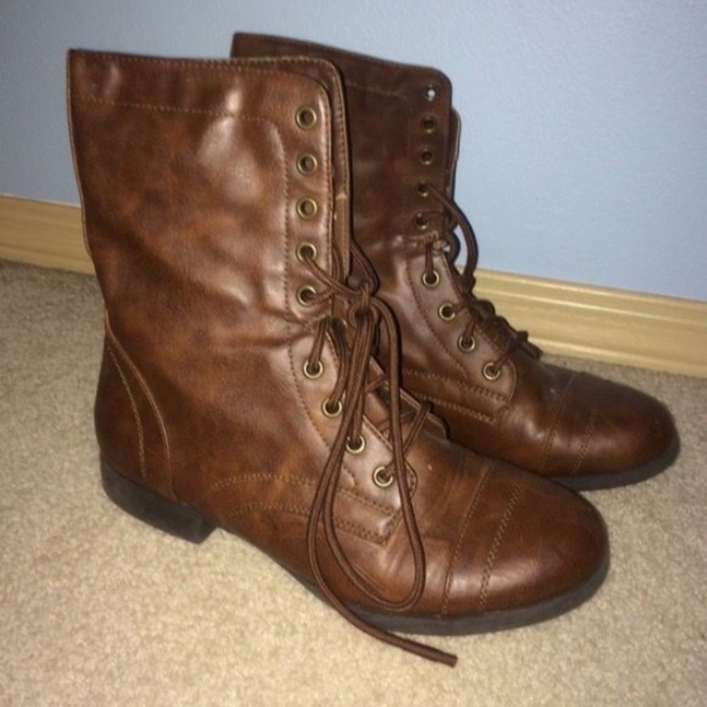 combat boots