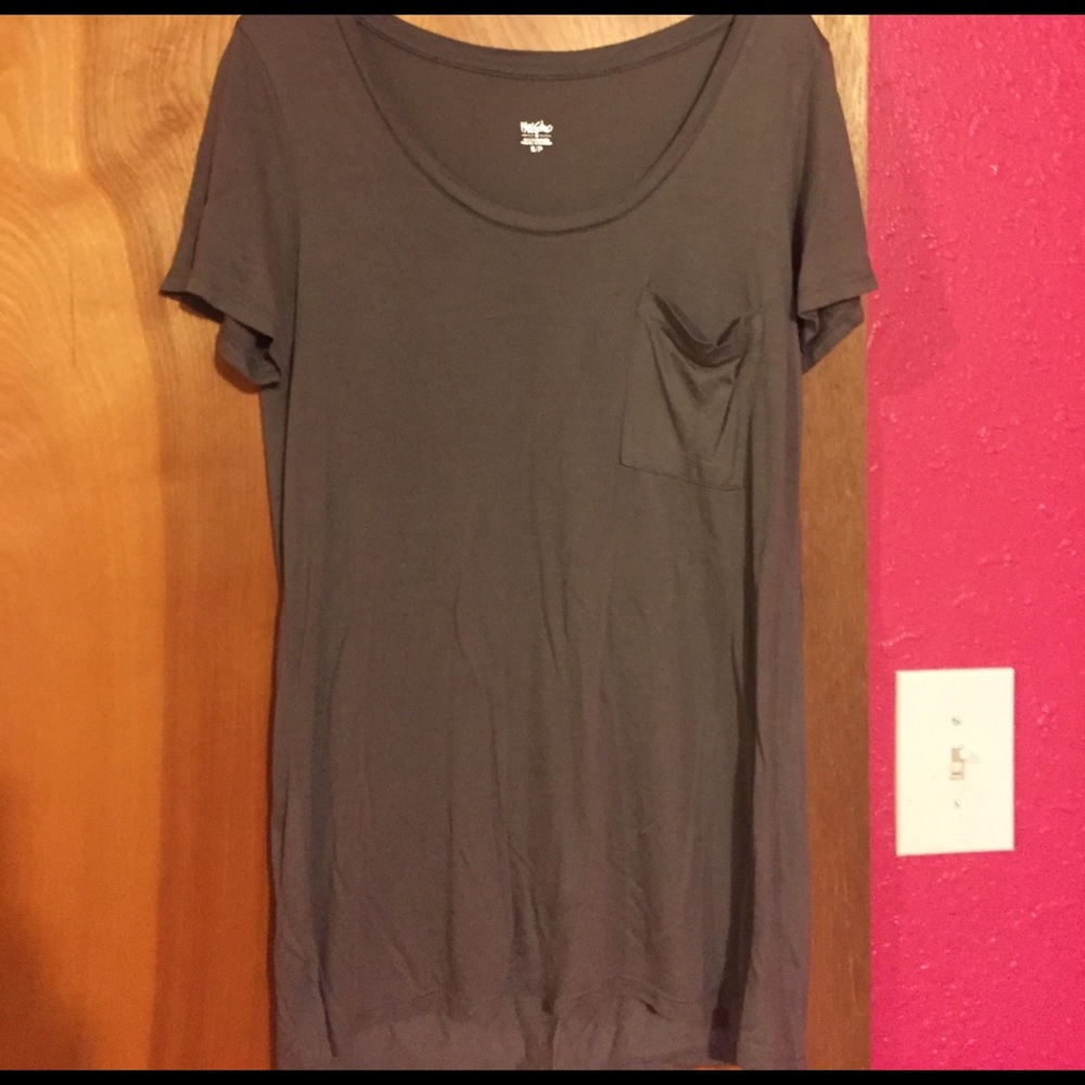 Grey t-shirt