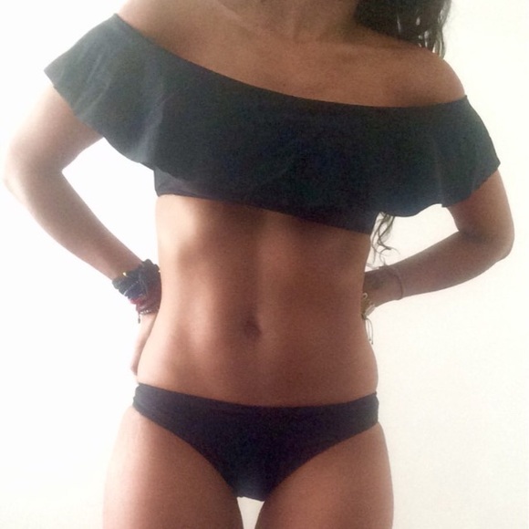 Black Off the Shoulder Ruffle Bikini - Picture 2 of 7