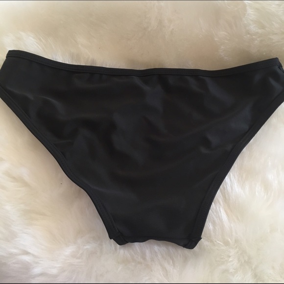 Black Off the Shoulder Ruffle Bikini - Picture 6 of 7