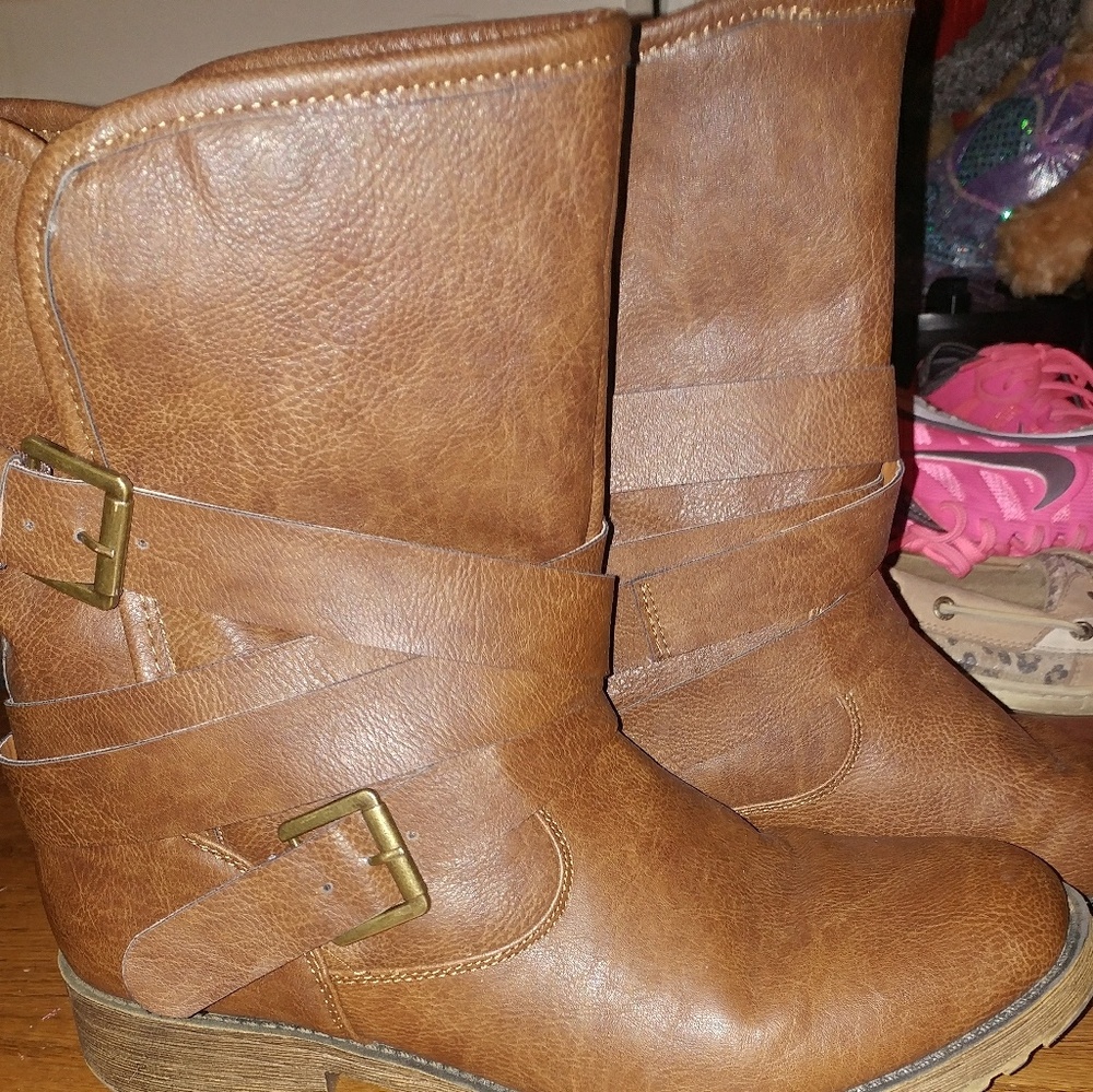 Size 11 boots Reasonable offers accepted