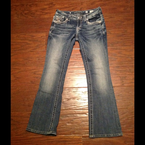 Miss Me signature rise boot cut Jeans. Size 27. - Picture 2 of 5
