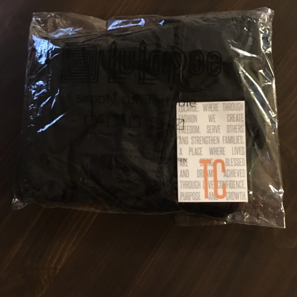 BNWT LuLaRoe Solid Black TC Leggings