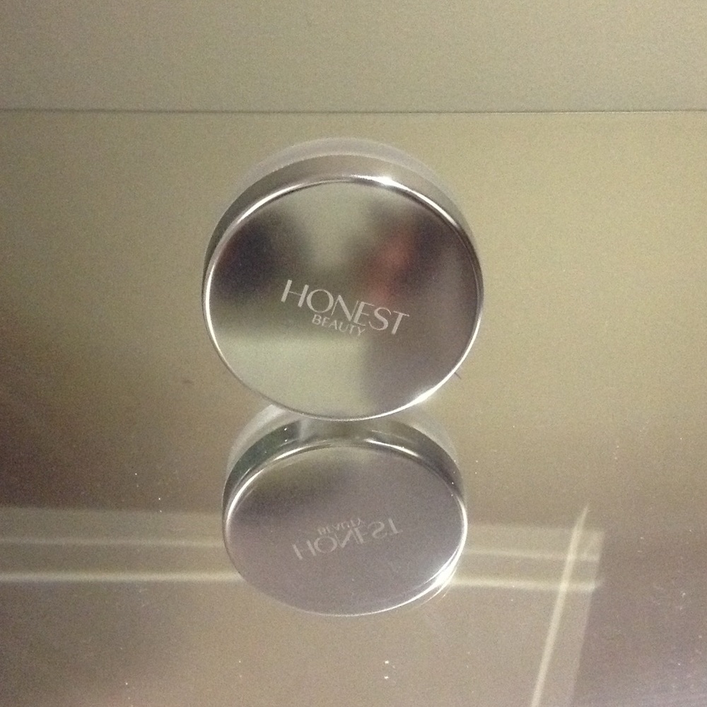 Honest Beauty Invisible Blurring Powder