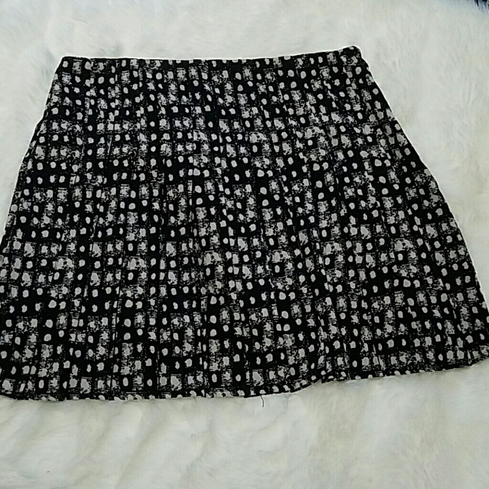 pleated skirt