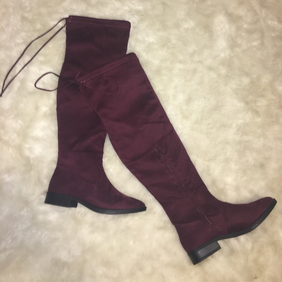 Shoes - Sale✨✨ suede knee high boots/ New