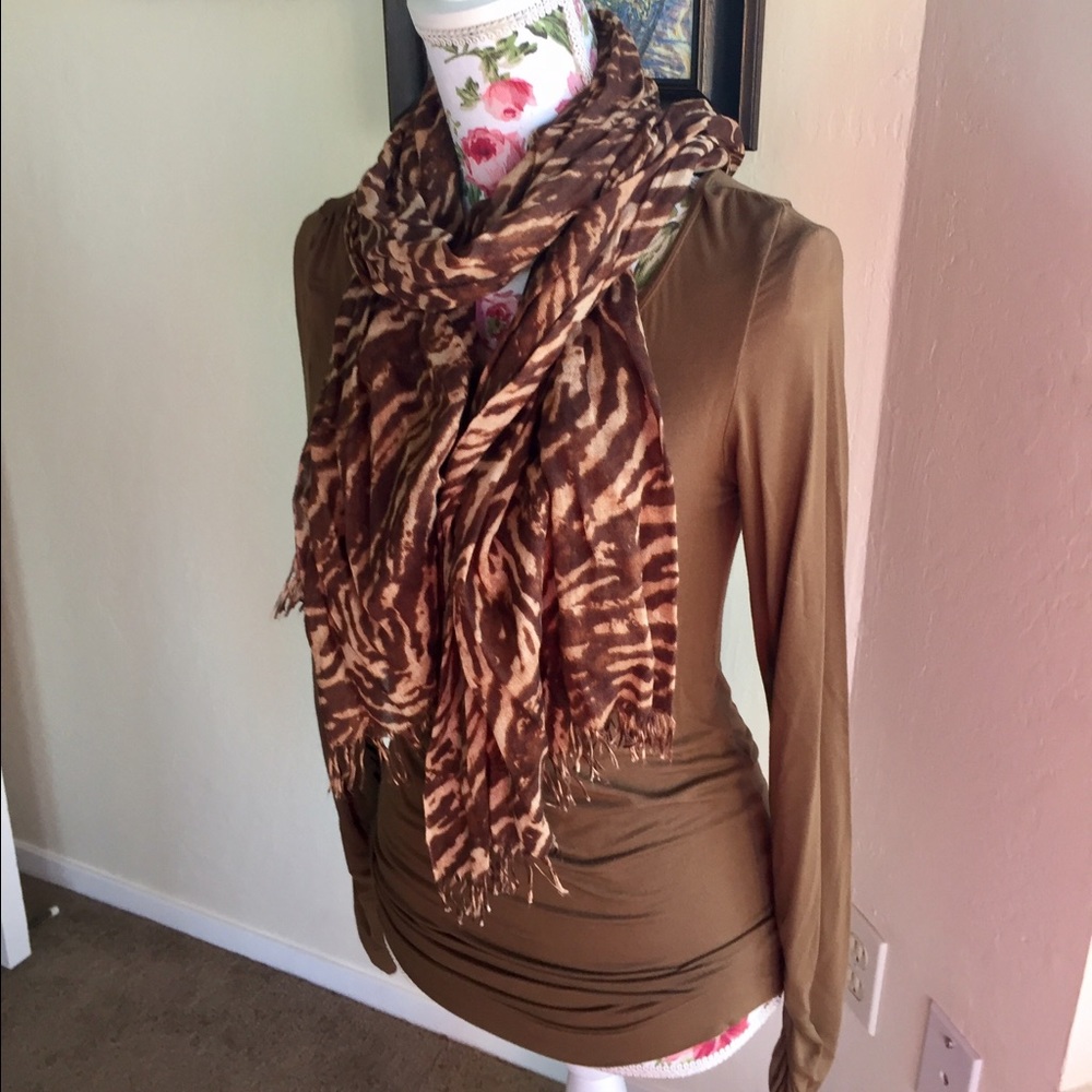 GAP Pure Body Long Sleeve Tee- S