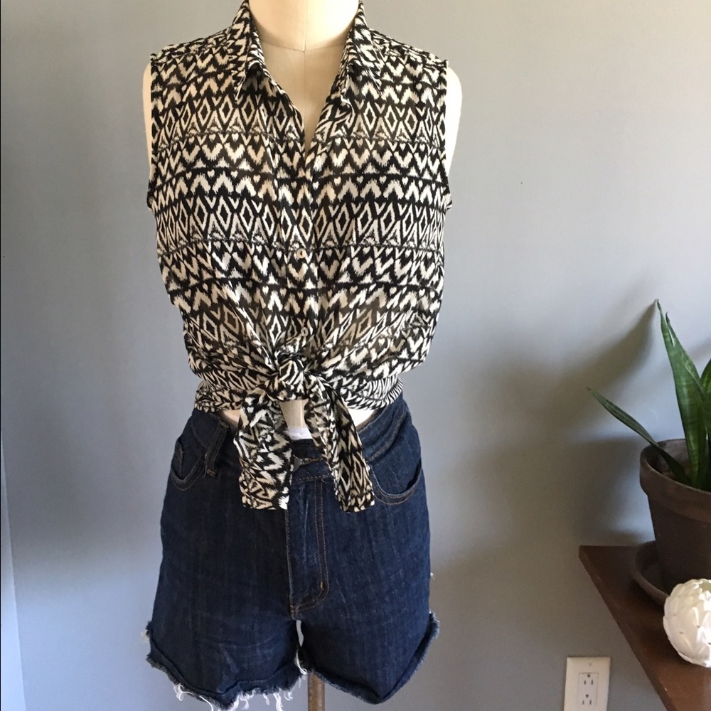 H&M chiffon geometric print top