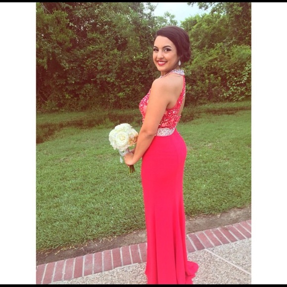 Formal dress - Picture 2 of 5