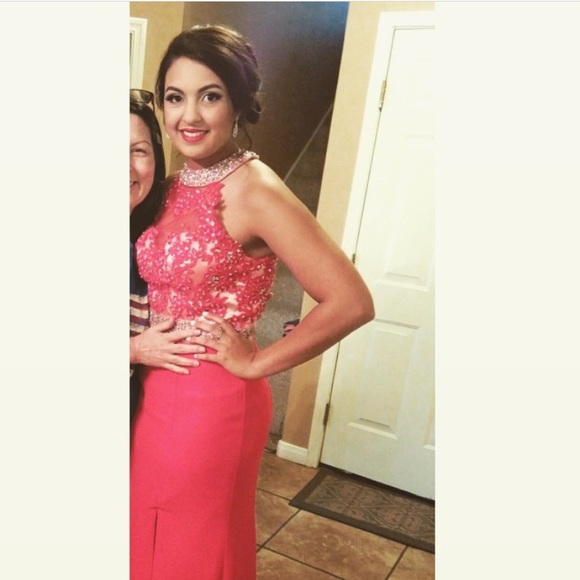 Formal dress - Picture 3 of 5