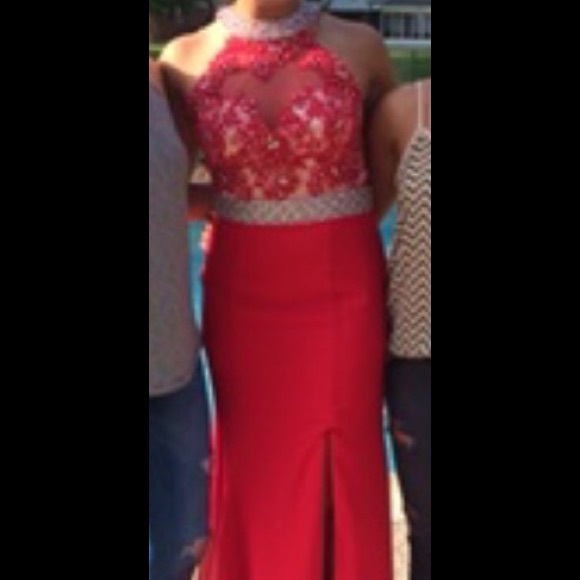 Formal dress - Picture 5 of 5