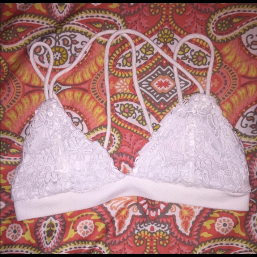 White lace brallet