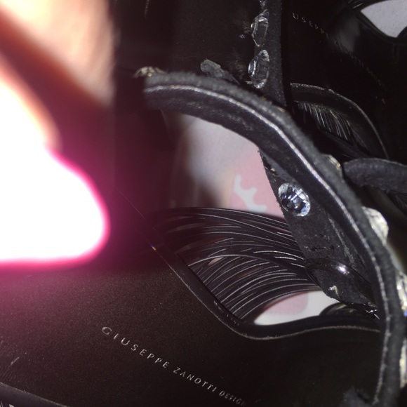 Giuseppe Zanotti Design - Picture 4 of 4