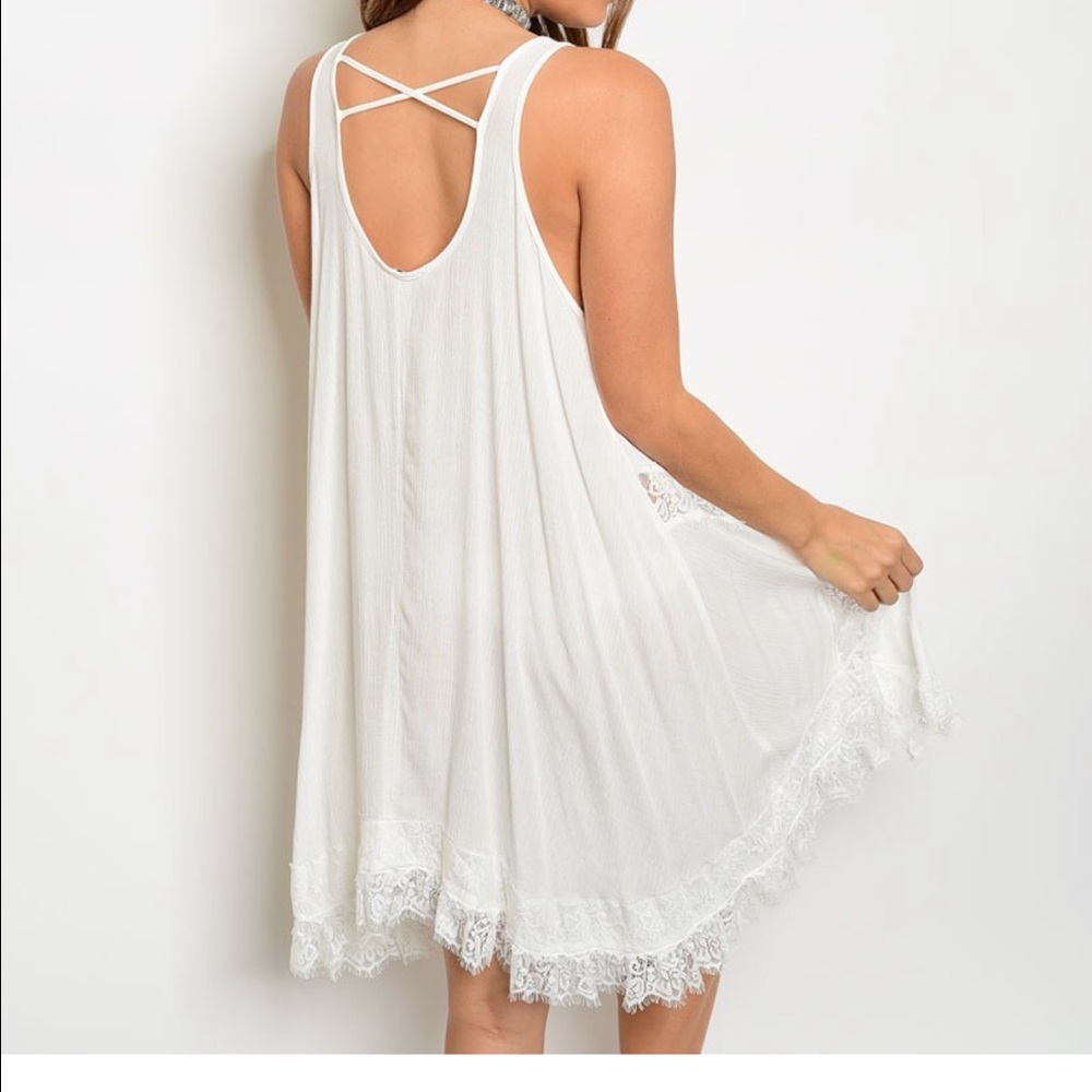 💕💝Flirty white dress🏖💋 - Picture 2 of 3