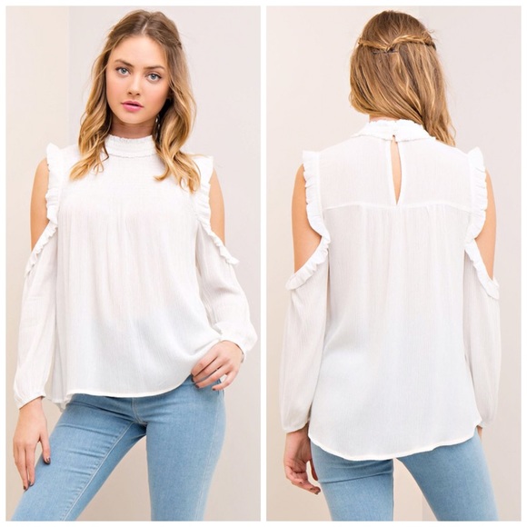 🎉HP Stunning mock neck shoulder detail woven top! - Picture 4 of 5