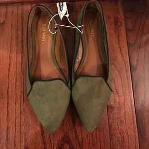 New with tags olive green suede loafers
