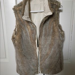 Gap faux fur reversible vest