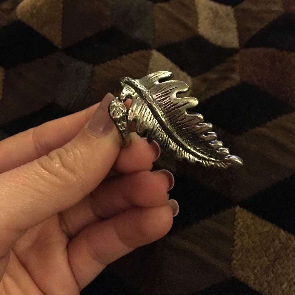 Silver leaf ring - Picture 2 of 2