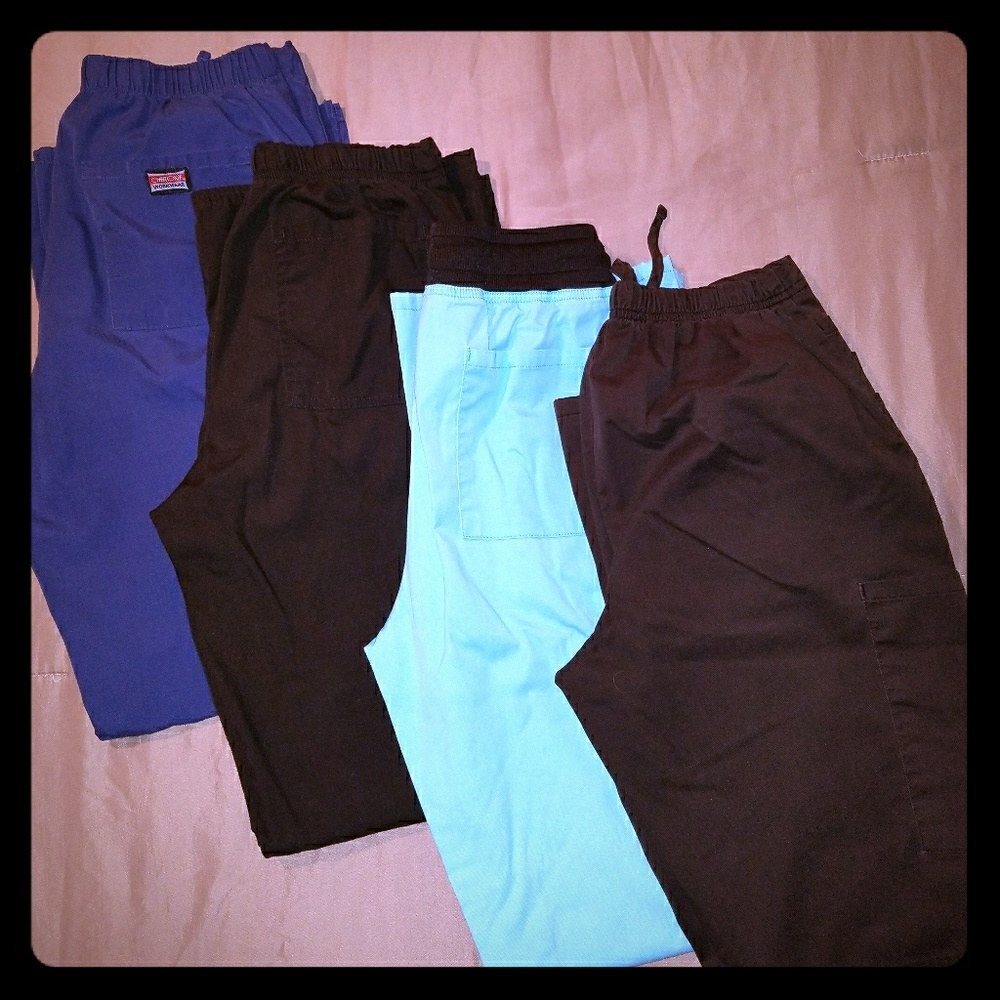 Woman's scrub bottoms