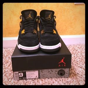 Jordan 4 "Royalty"