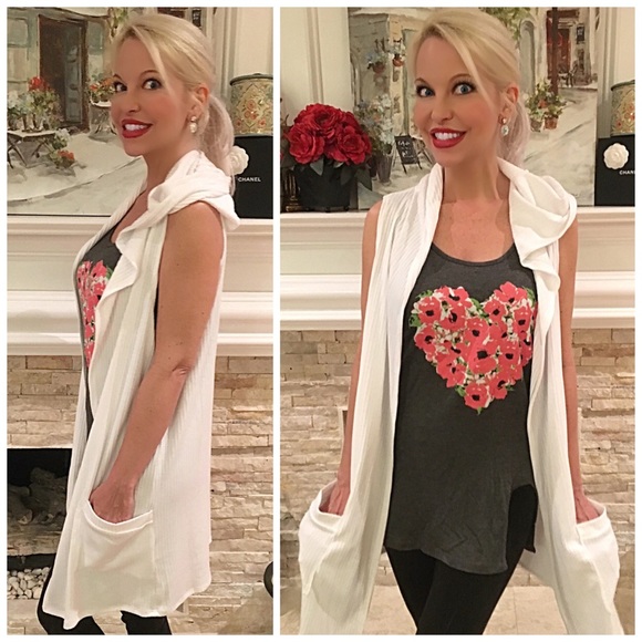 Adorable white hoodie with pockets - Picture 3 of 4