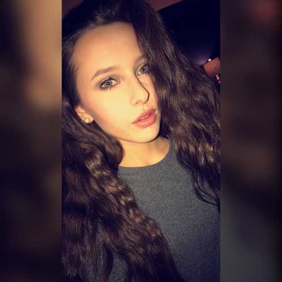 Meet your Posher, Chloe - Picture 1 of 1