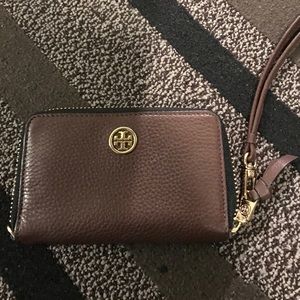 Tory burch wristlet brown