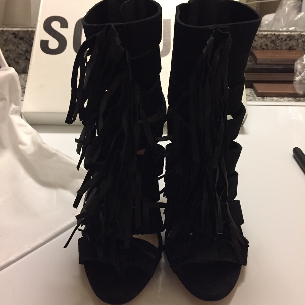 *SOLD* 🎉HP!!!🎉 Schutz Marva Suede Heels - Picture 6 of 8