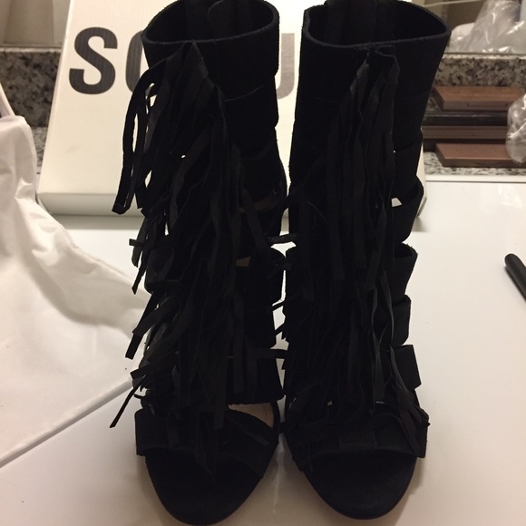 *SOLD* 🎉HP!!!🎉 Schutz Marva Suede Heels - Picture 6 of 8