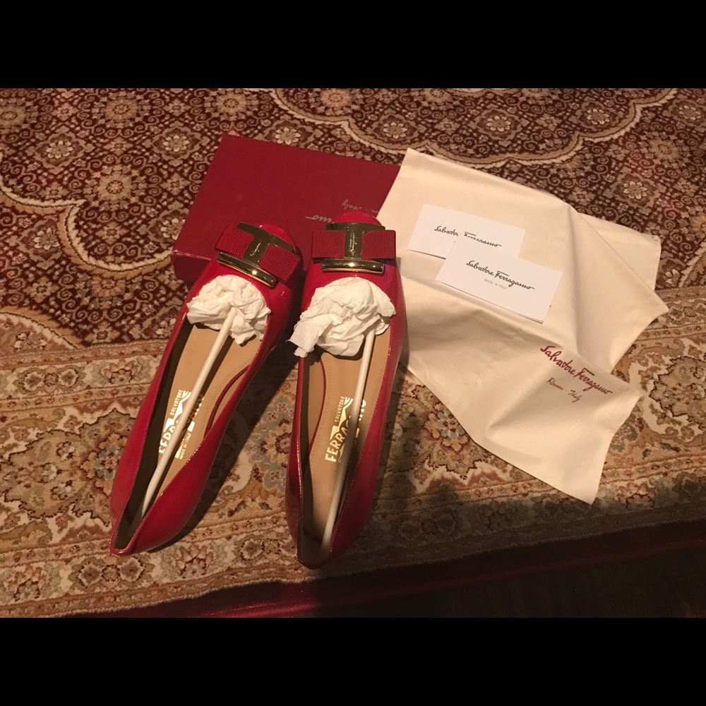 New Salvatore Ferragamo Ninna Flats