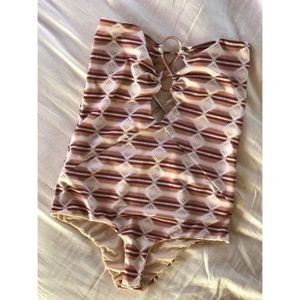 Acacia Bronx one piece. Make an offer